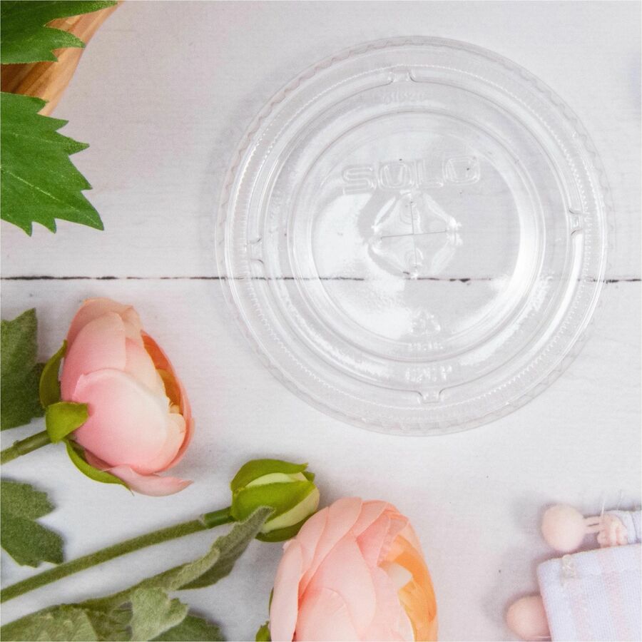Dart 12-24 oz PET Plastic Straw-Slotted Lid - Clear - Storing - 3.9" Diameter - Clear - Polyethylene Terephthalate (PET)
