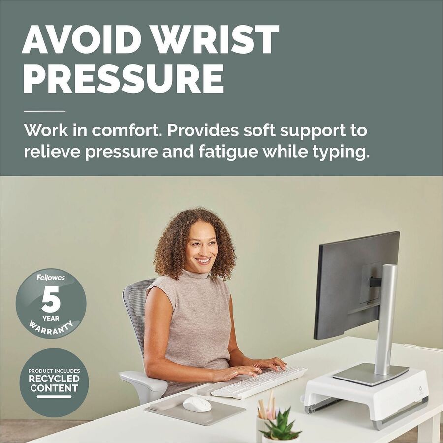 Fellowes Breyta Keyboard Wrist Rest - Sand - 0.68" Height x 2.36" Width x 18.50" Depth - Sand - Dust Resistant - Keyboar
