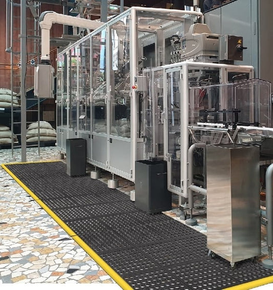 Apache Mills Performa Cutting Fluid-Resistant Modular Mat